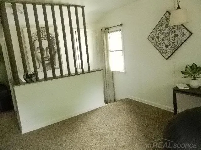 22416 Columbus Avenue Warren City, MI 48089