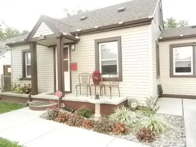 22416 Columbus Avenue Warren City, MI 48089