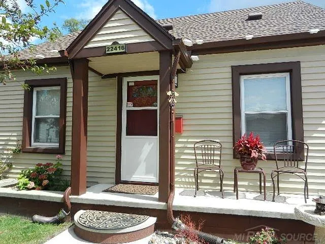 22416 Columbus Avenue Warren City, MI 48089