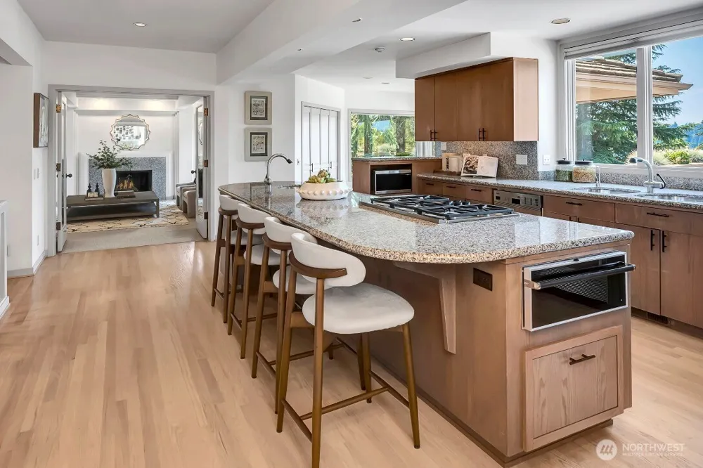 4715 81st Avenue SE Mercer Island, WA 98040