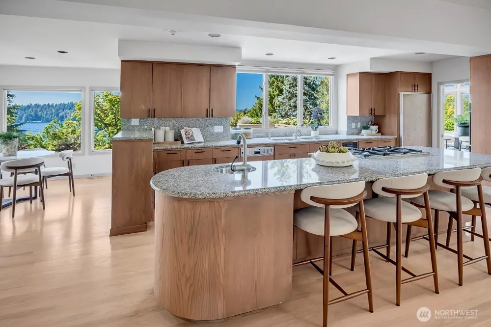 4715 81st Avenue SE Mercer Island, WA 98040