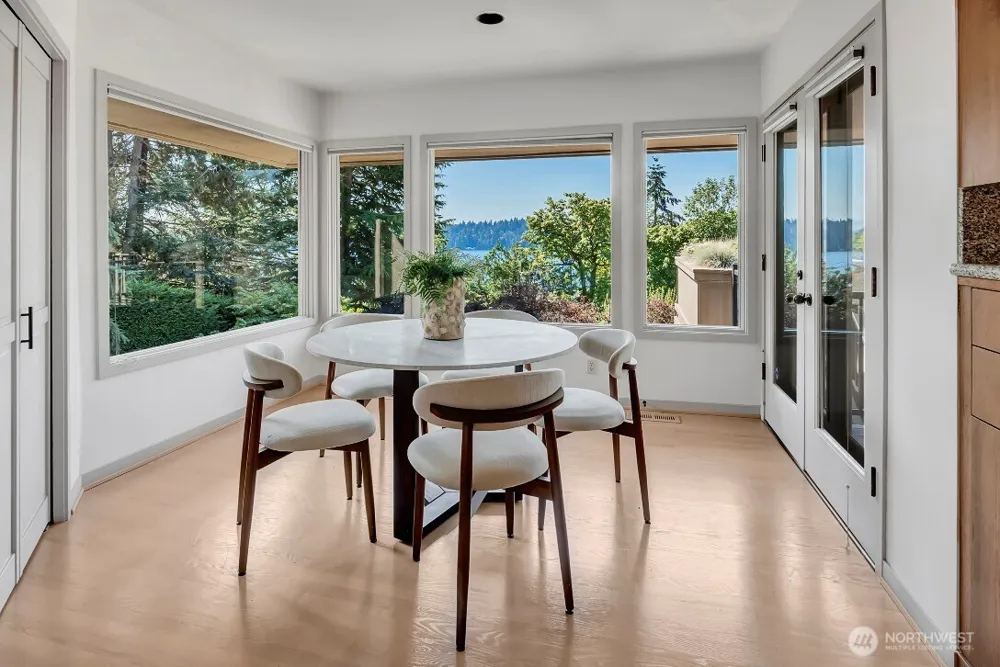 4715 81st Avenue SE Mercer Island, WA 98040