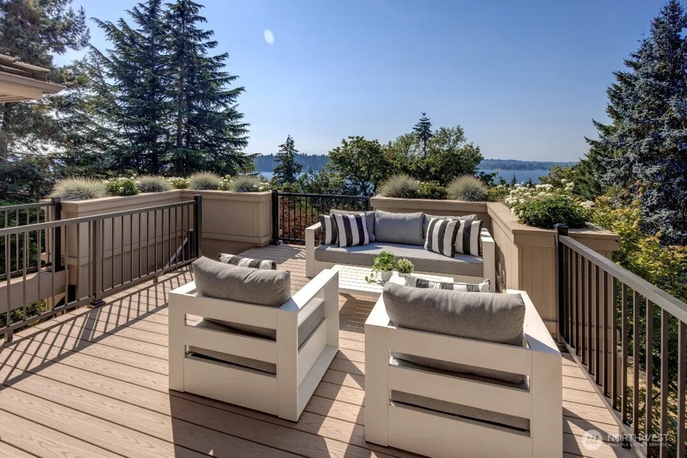 4715 81st Avenue SE Mercer Island, WA 98040