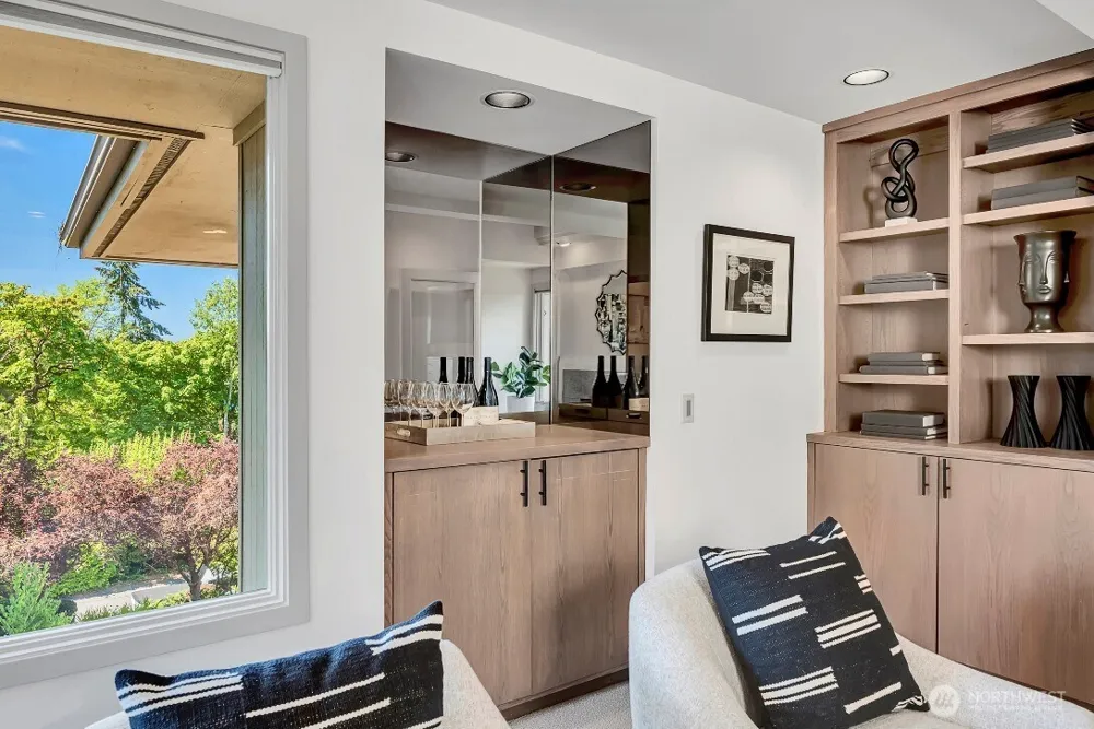 4715 81st Avenue SE Mercer Island, WA 98040