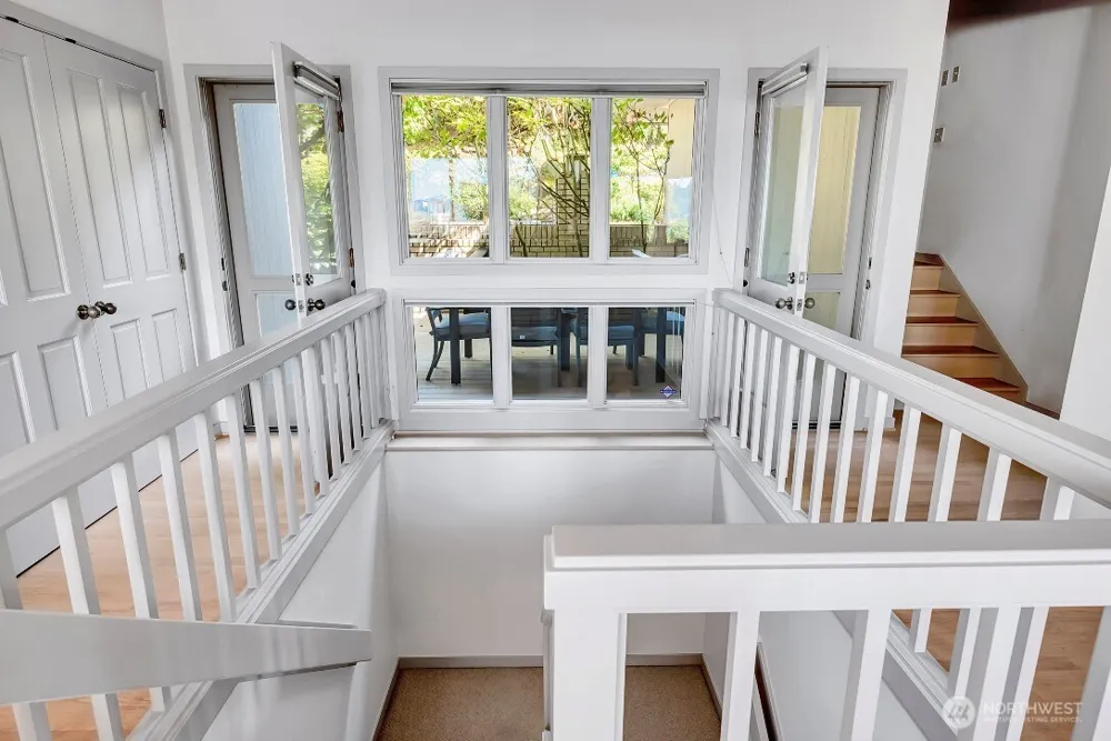 4715 81st Avenue SE Mercer Island, WA 98040