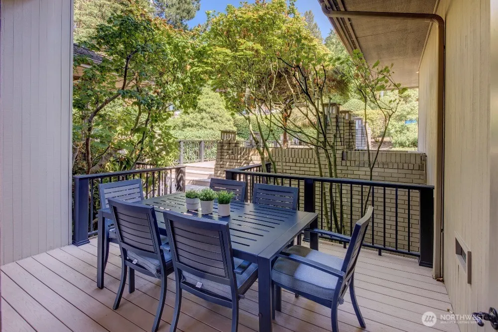 4715 81st Avenue SE Mercer Island, WA 98040