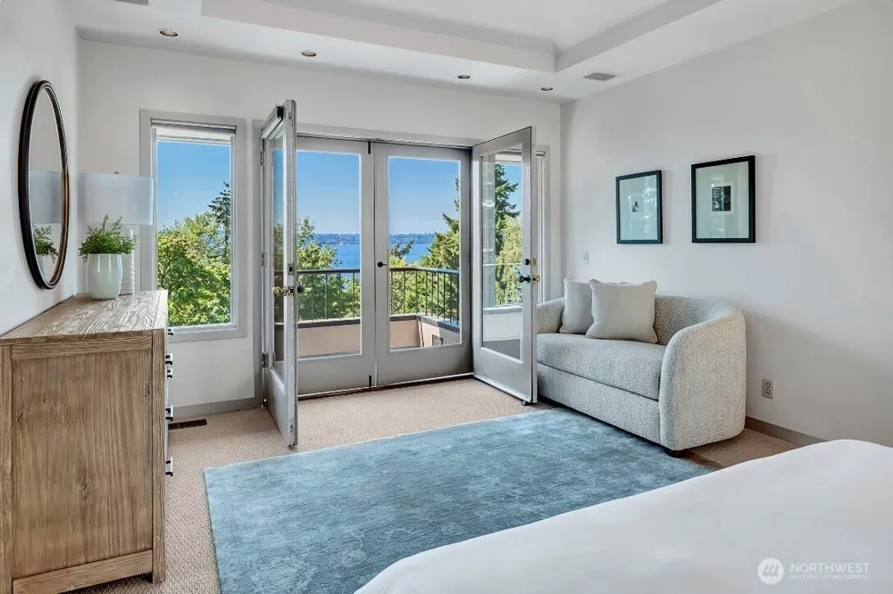 4715 81st Avenue SE Mercer Island, WA 98040