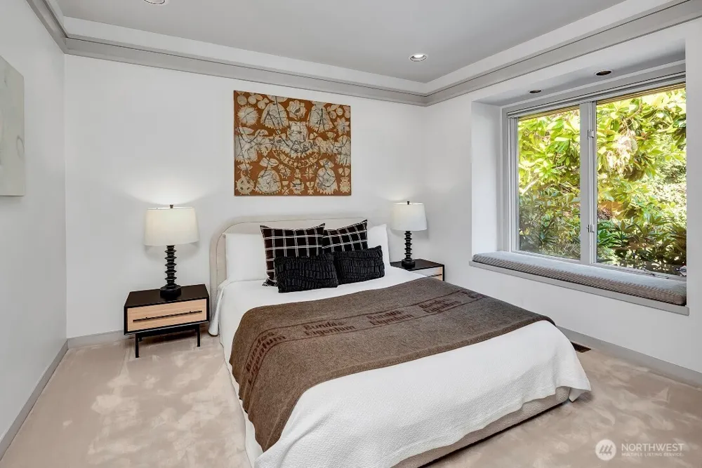 4715 81st Avenue SE Mercer Island, WA 98040