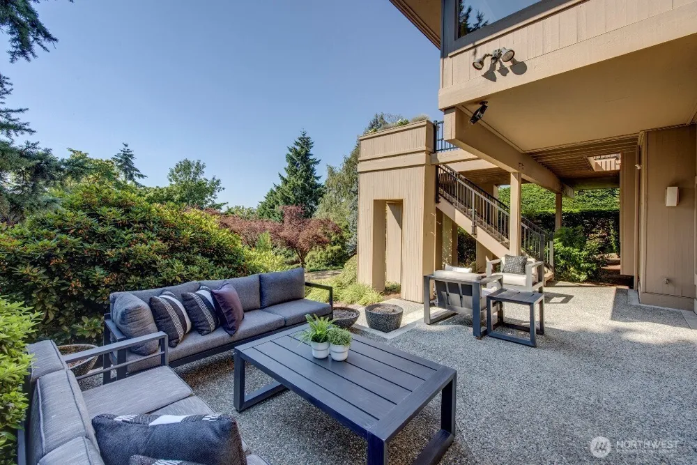 4715 81st Avenue SE Mercer Island, WA 98040