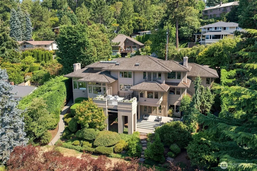 4715 81st Avenue SE Mercer Island, WA 98040