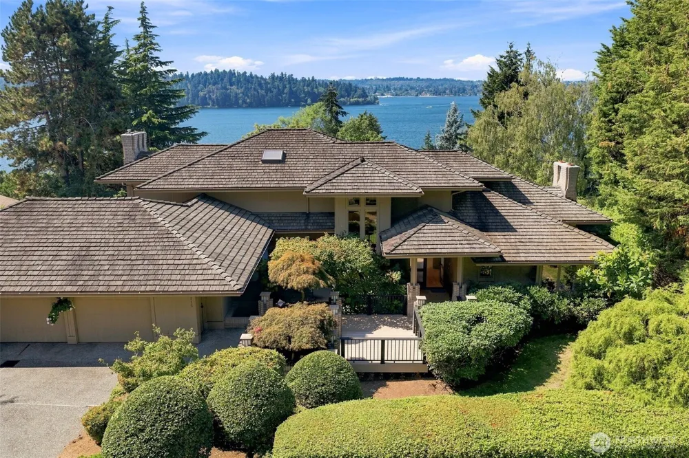 4715 81st Avenue SE Mercer Island, WA 98040