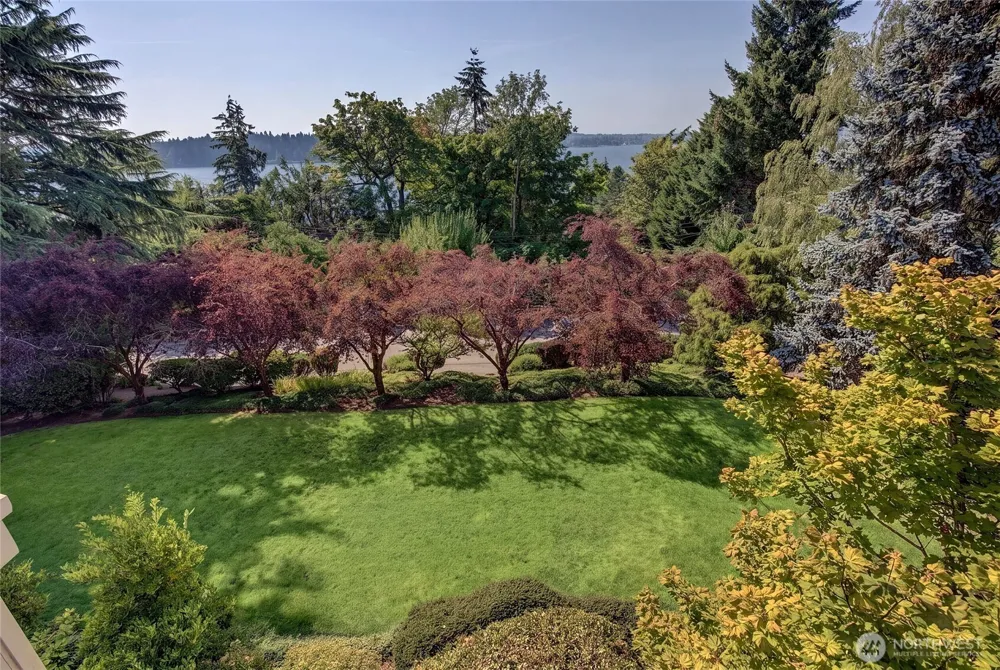 4715 81st Avenue SE Mercer Island, WA 98040