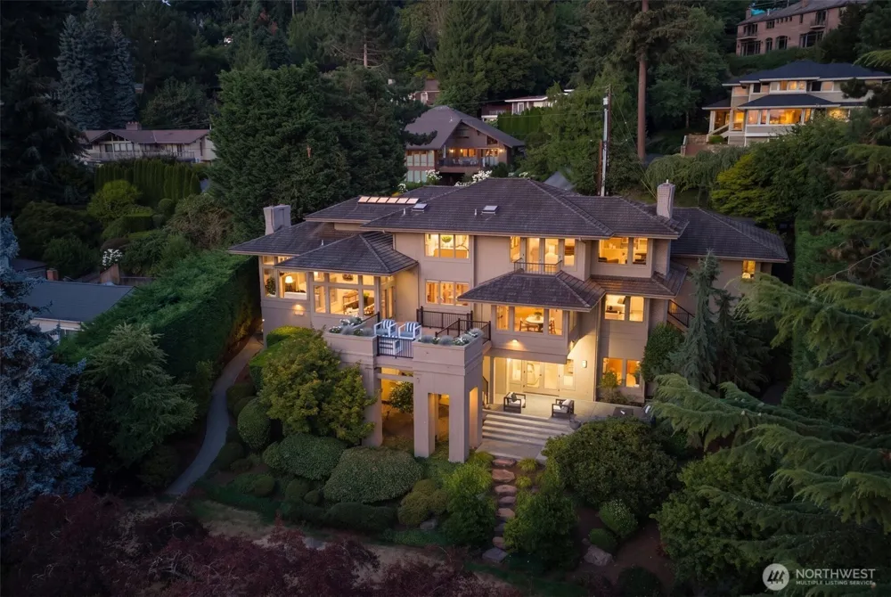 4715 81st Avenue SE Mercer Island, WA 98040
