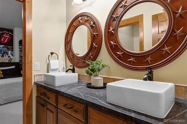 5700 Amber Ridge Drive Castle Pines, CO 80108