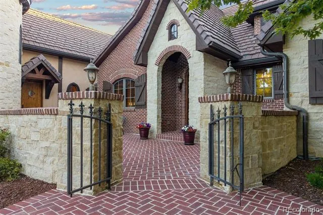 5700 Amber Ridge Drive Castle Pines, CO 80108