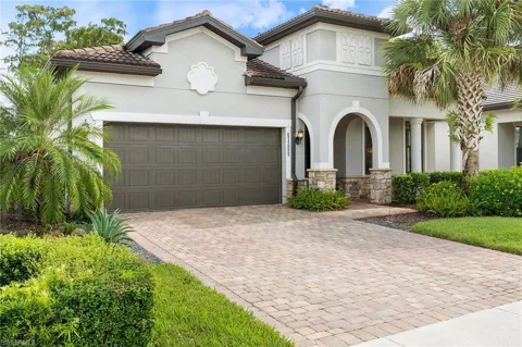 9406 Greyhawk Trail