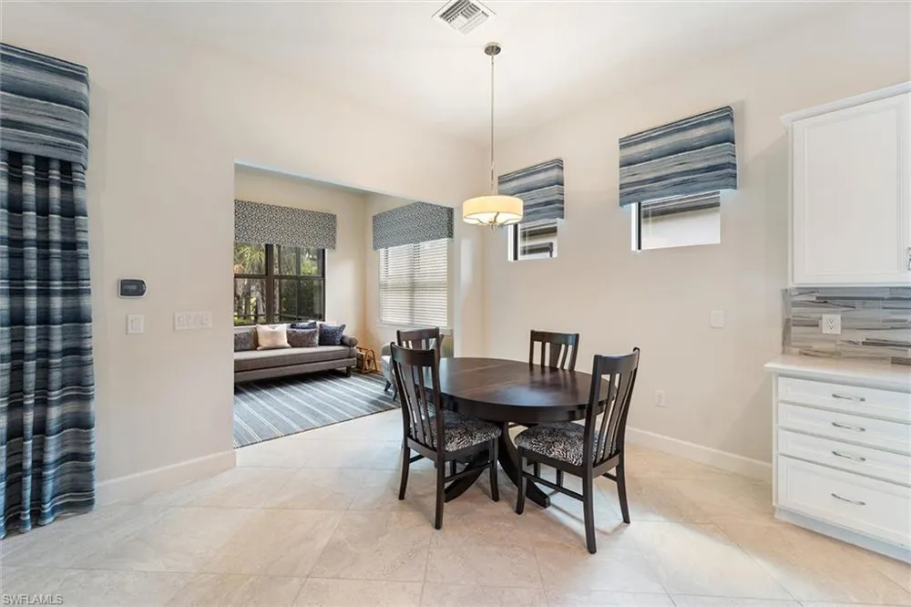 9406 Greyhawk Trail Naples, FL 34120