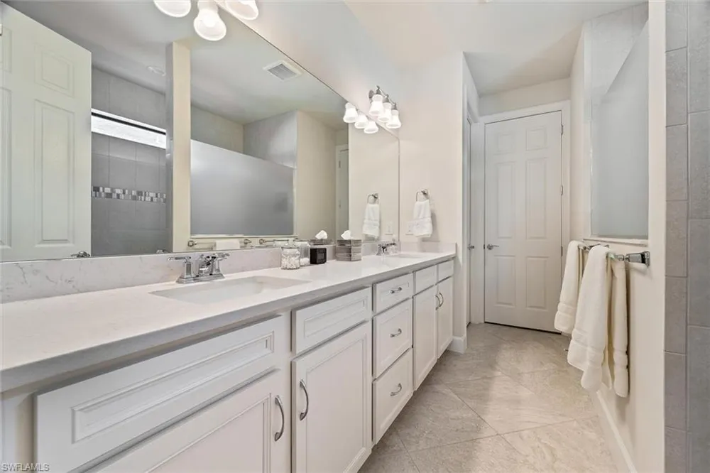 9406 Greyhawk Trail Naples, FL 34120