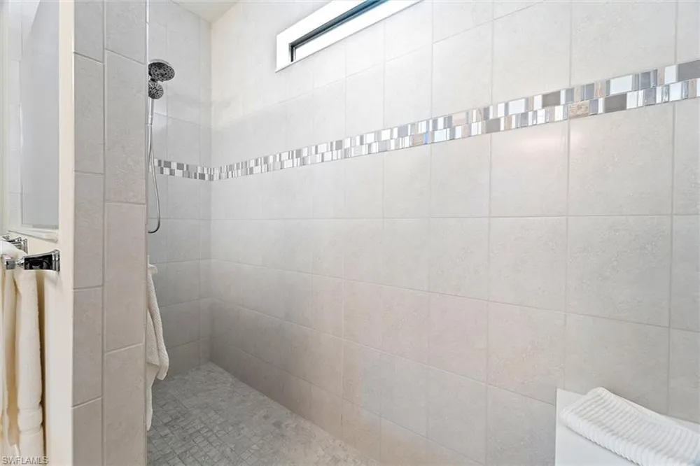 9406 Greyhawk Trail Naples, FL 34120
