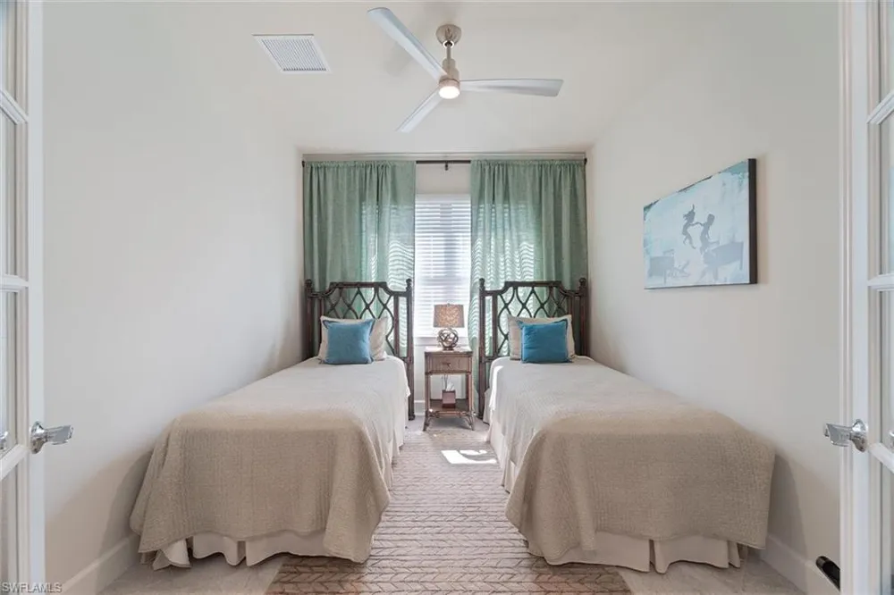 9406 Greyhawk Trail Naples, FL 34120