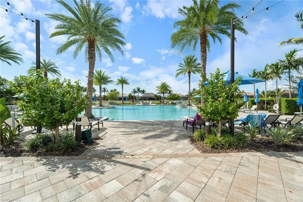 9406 Greyhawk Trail Naples, FL 34120