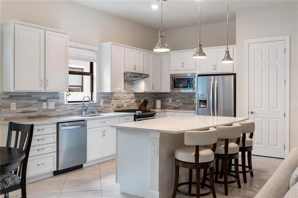 9406 Greyhawk Trail Naples, FL 34120