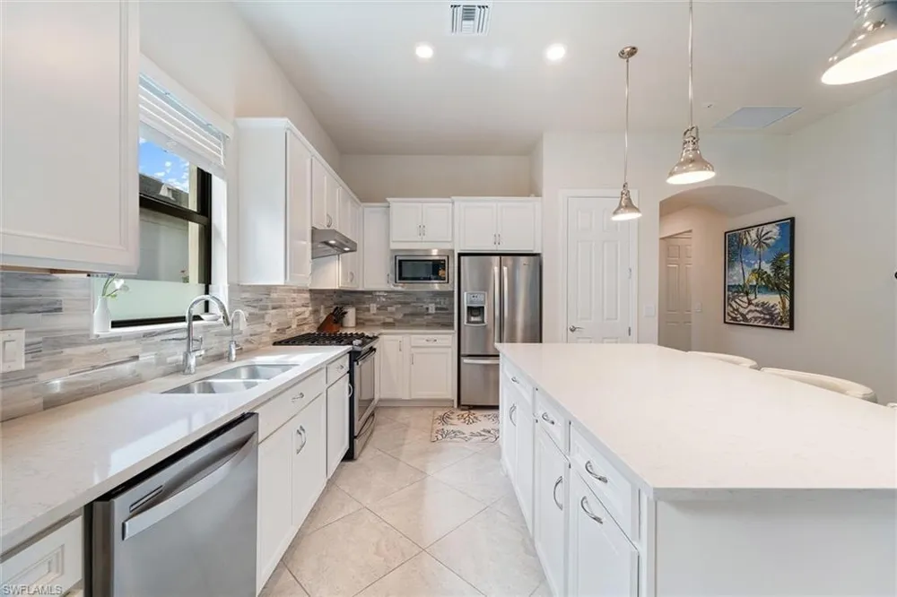9406 Greyhawk Trail Naples, FL 34120