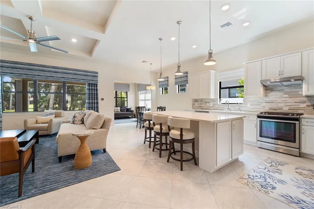 9406 Greyhawk Trail Naples, FL 34120