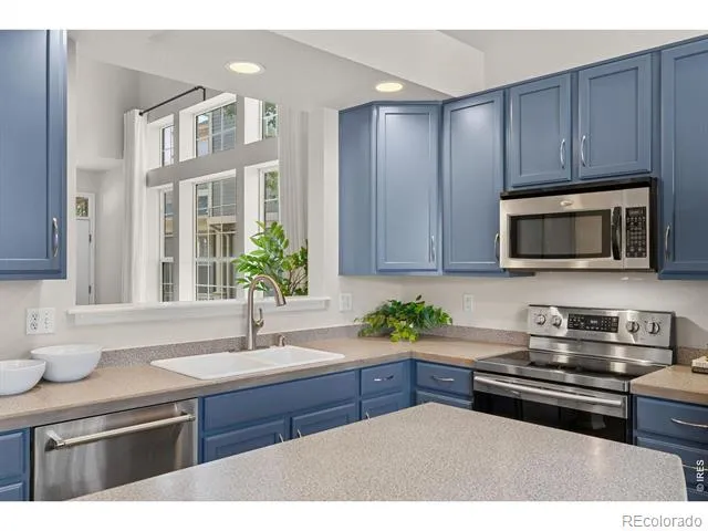 933 Ninebark Lane Longmont, CO 80503