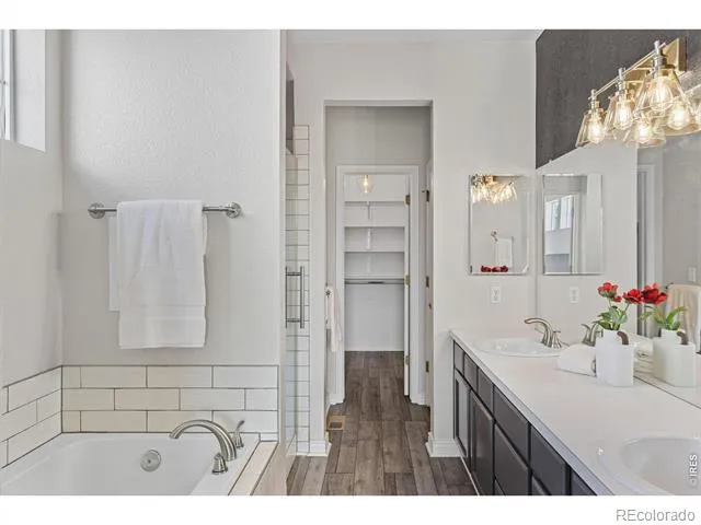 933 Ninebark Lane Longmont, CO 80503