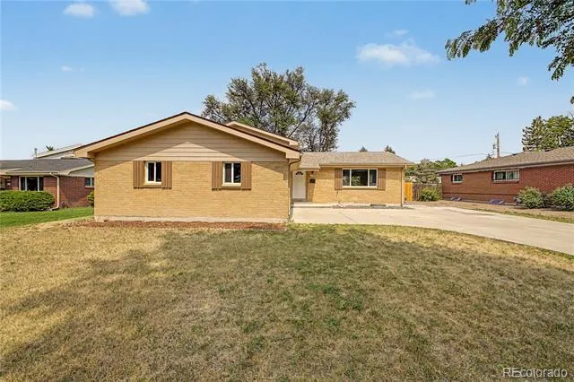 328 Troy Street Aurora, CO 80011