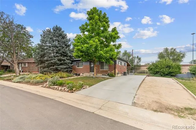 2041 Samuel Drive Denver, CO 80221