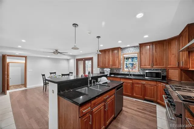 4180 S Monaco Parkway Denver, CO 80237