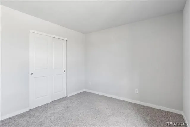 5807 Ireland Way Aurora, CO 80019