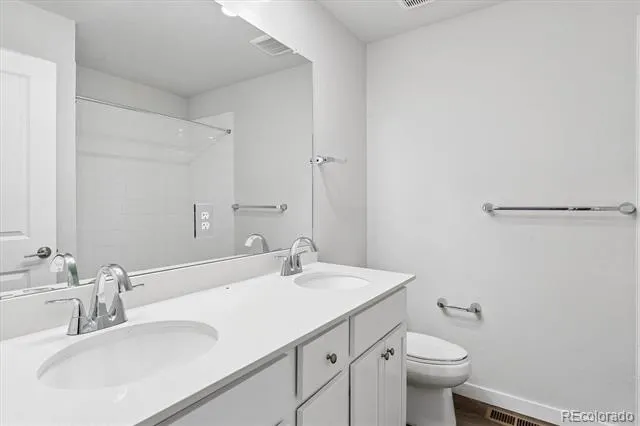 5807 Ireland Way Aurora, CO 80019