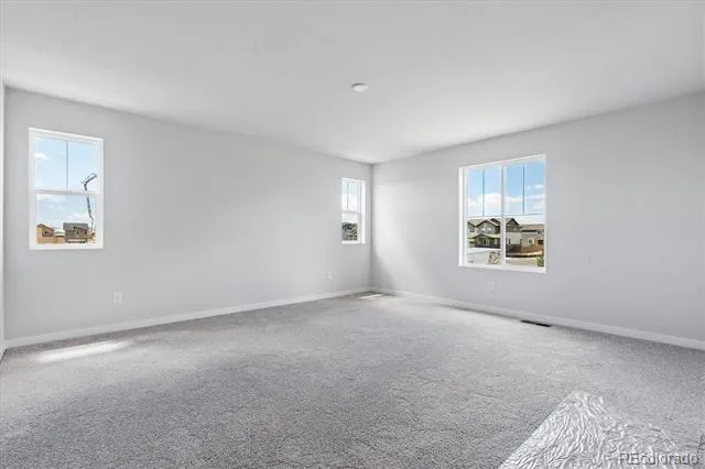 5807 Ireland Way Aurora, CO 80019