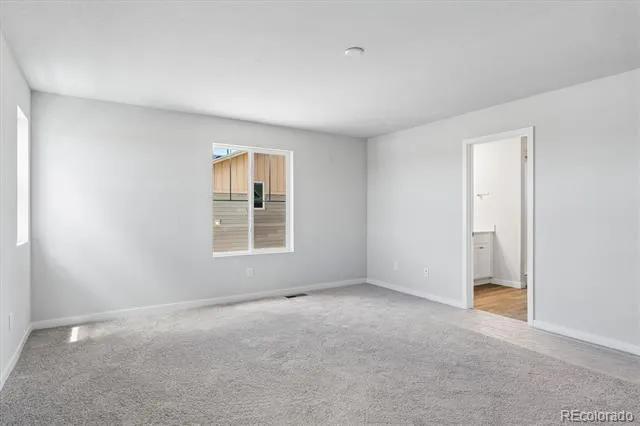 5807 Ireland Way Aurora, CO 80019
