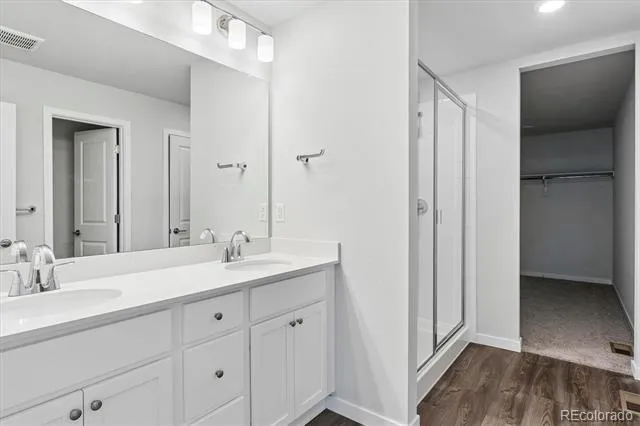 5807 Ireland Way Aurora, CO 80019