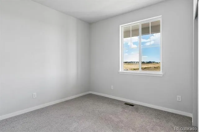5807 Ireland Way Aurora, CO 80019