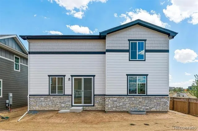 5807 Ireland Way Aurora, CO 80019