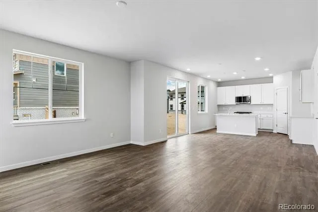5807 Ireland Way Aurora, CO 80019