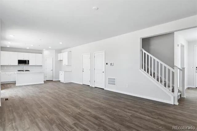 5807 Ireland Way Aurora, CO 80019