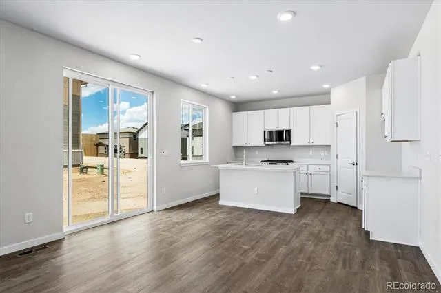 5807 Ireland Way Aurora, CO 80019