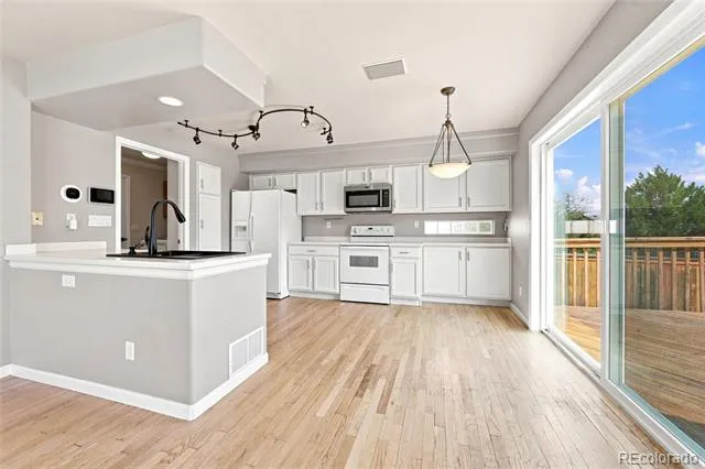 4486 Lyndenwood Point Highlands Ranch, CO 80130