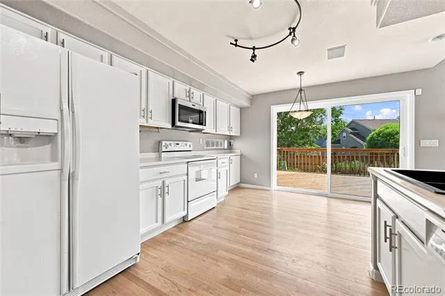4486 Lyndenwood Point Highlands Ranch, CO 80130