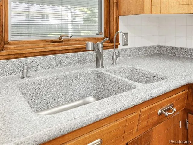 275 Moline Street Aurora, CO 80010