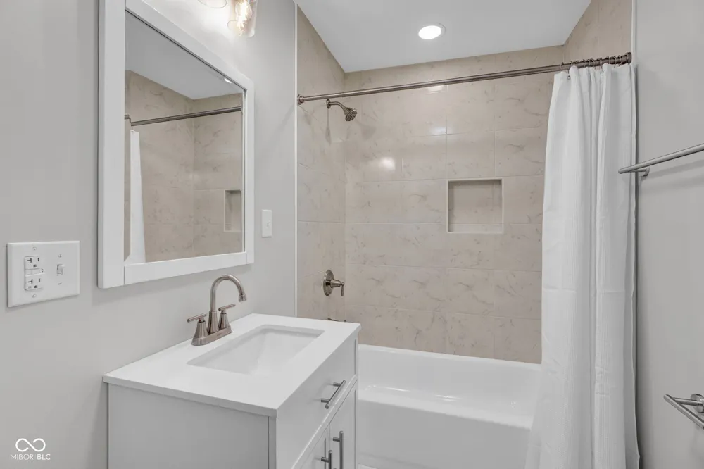 3415 Westenedge Drive Columbus, IN 47203