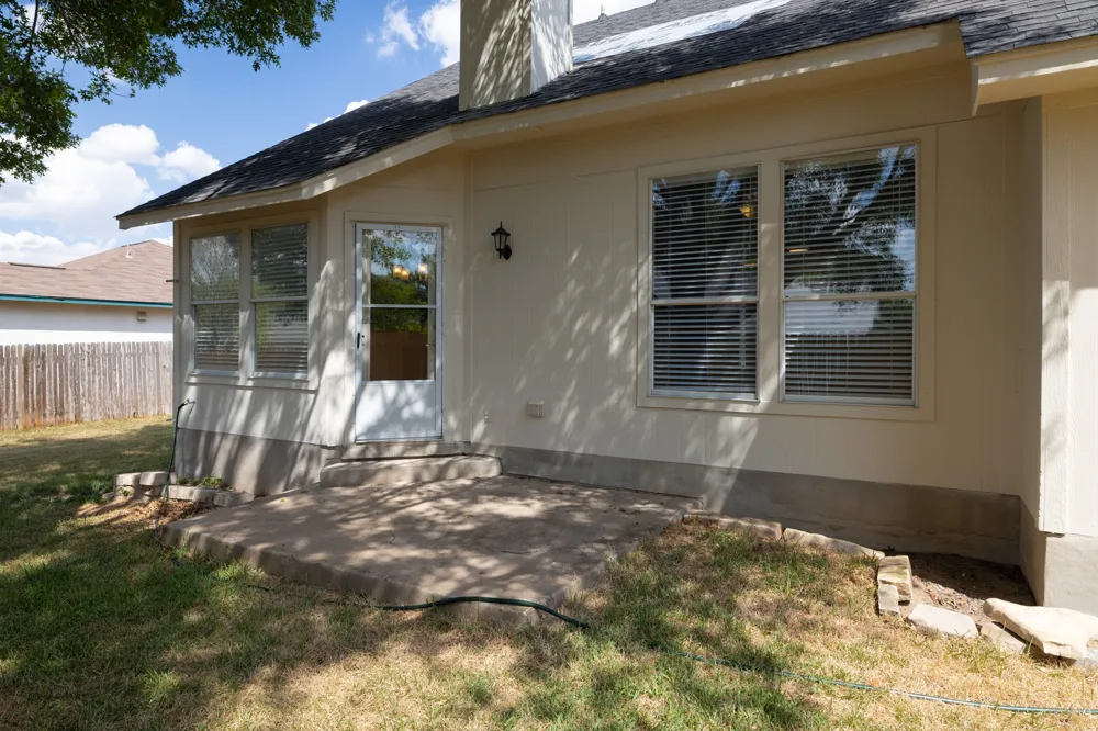 18 Azalea Drive Georgetown, TX 78626