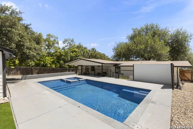 504 S Vandiver Terrell Hills, TX 78209