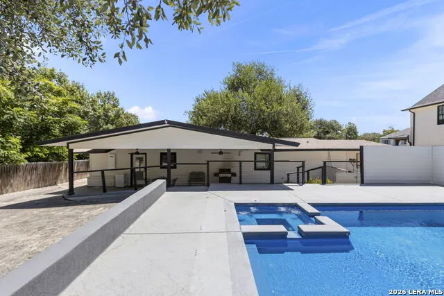 504 S Vandiver Terrell Hills, TX 78209